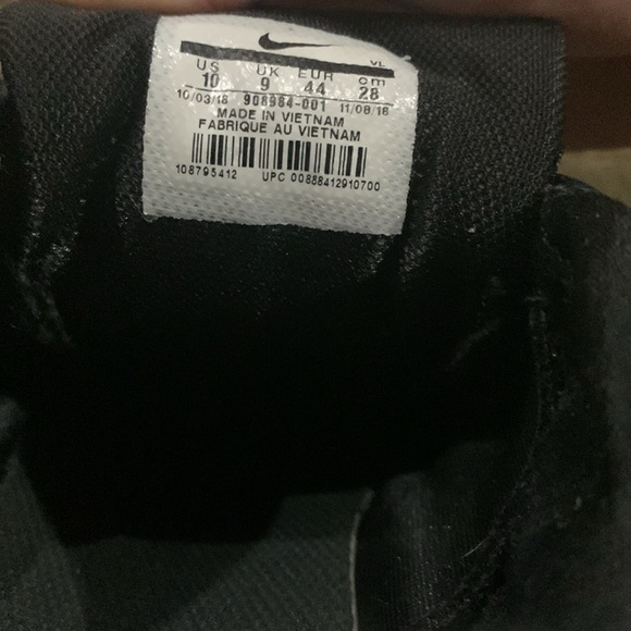 Black Nike running shoes - Picture 4 of 4